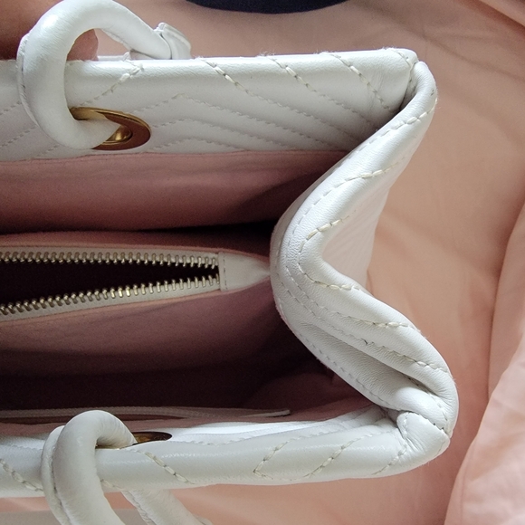 BALLY Manuela Diamond Quilted Handbag White Leather with Logo Tassel Charm - Picture 16 of 16